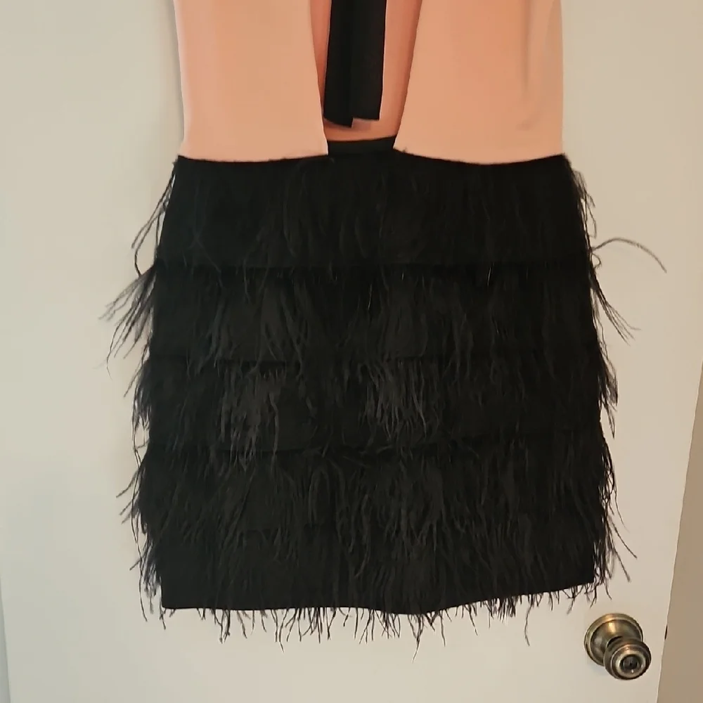 MAIA Peach and Black Dress With Feathers Size 8 - Picture 11 of 16